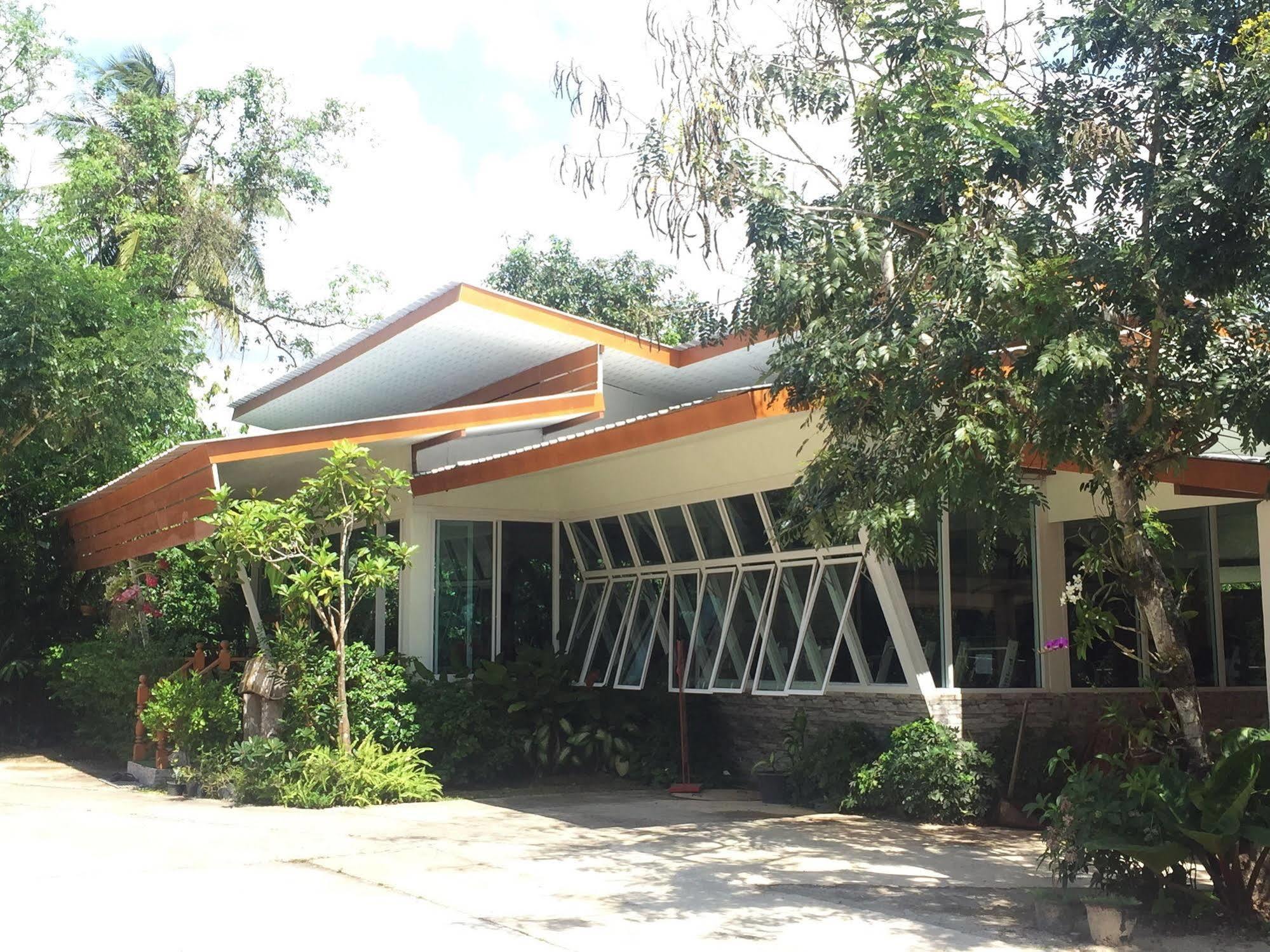Baan Bangrak Residence Trang Exteriör bild