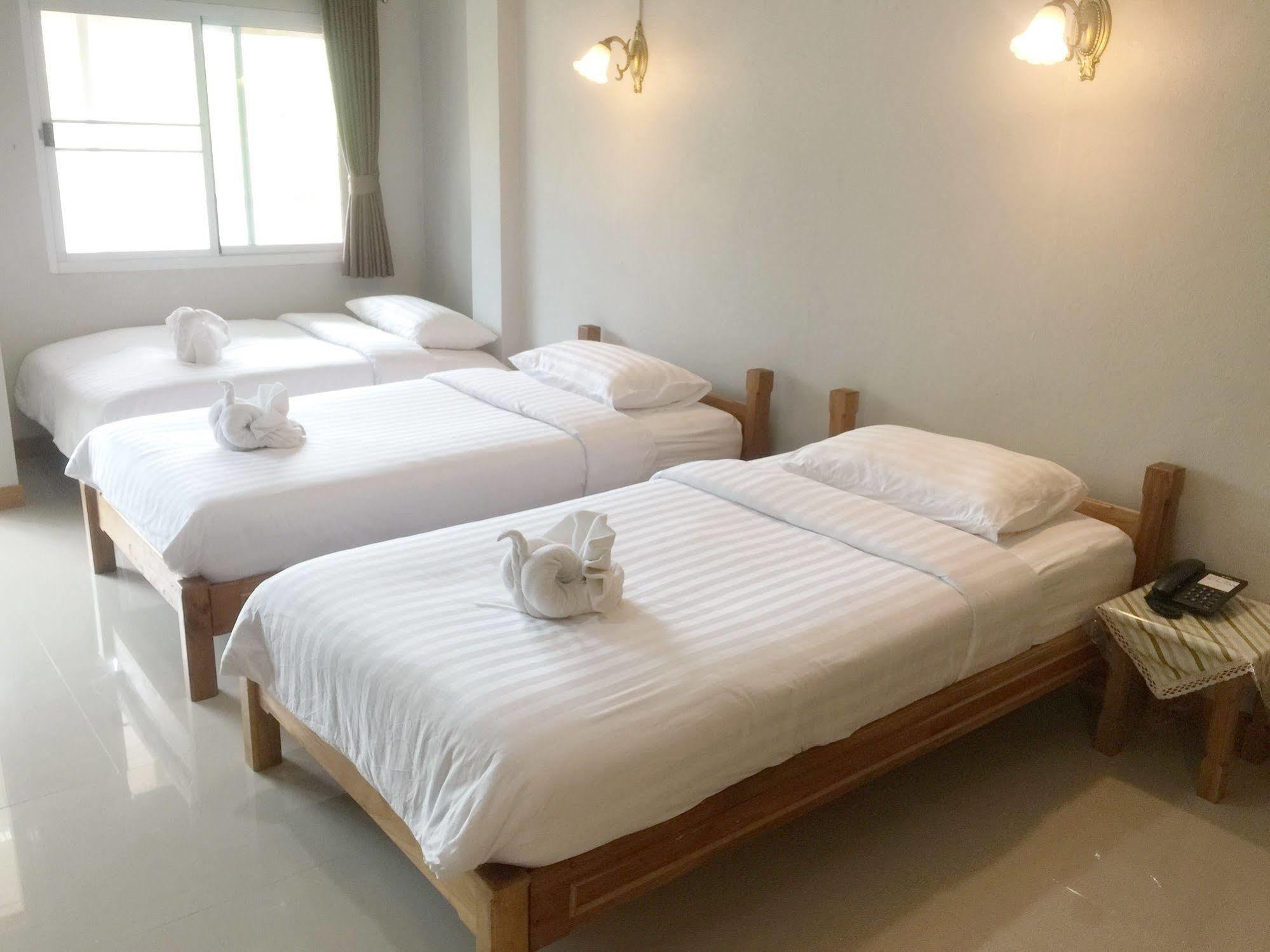 Baan Bangrak Residence Trang Exteriör bild