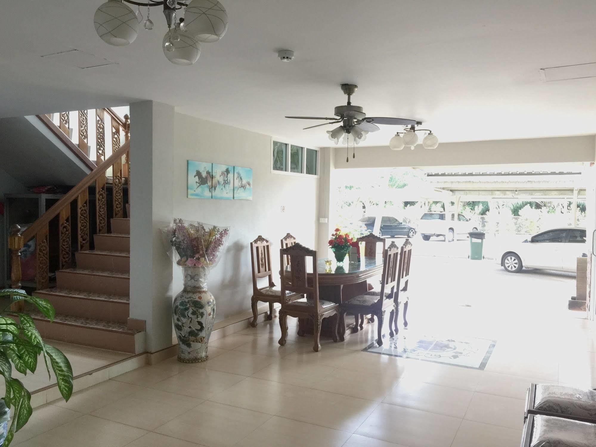 Baan Bangrak Residence Trang Exteriör bild