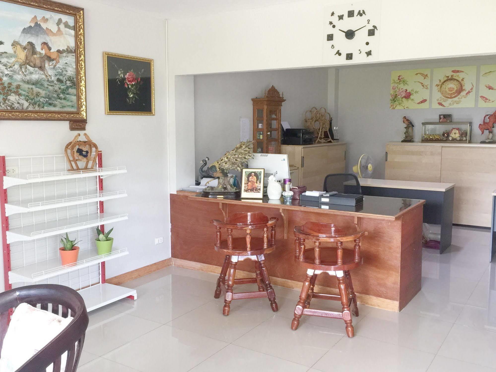 Baan Bangrak Residence Trang Exteriör bild