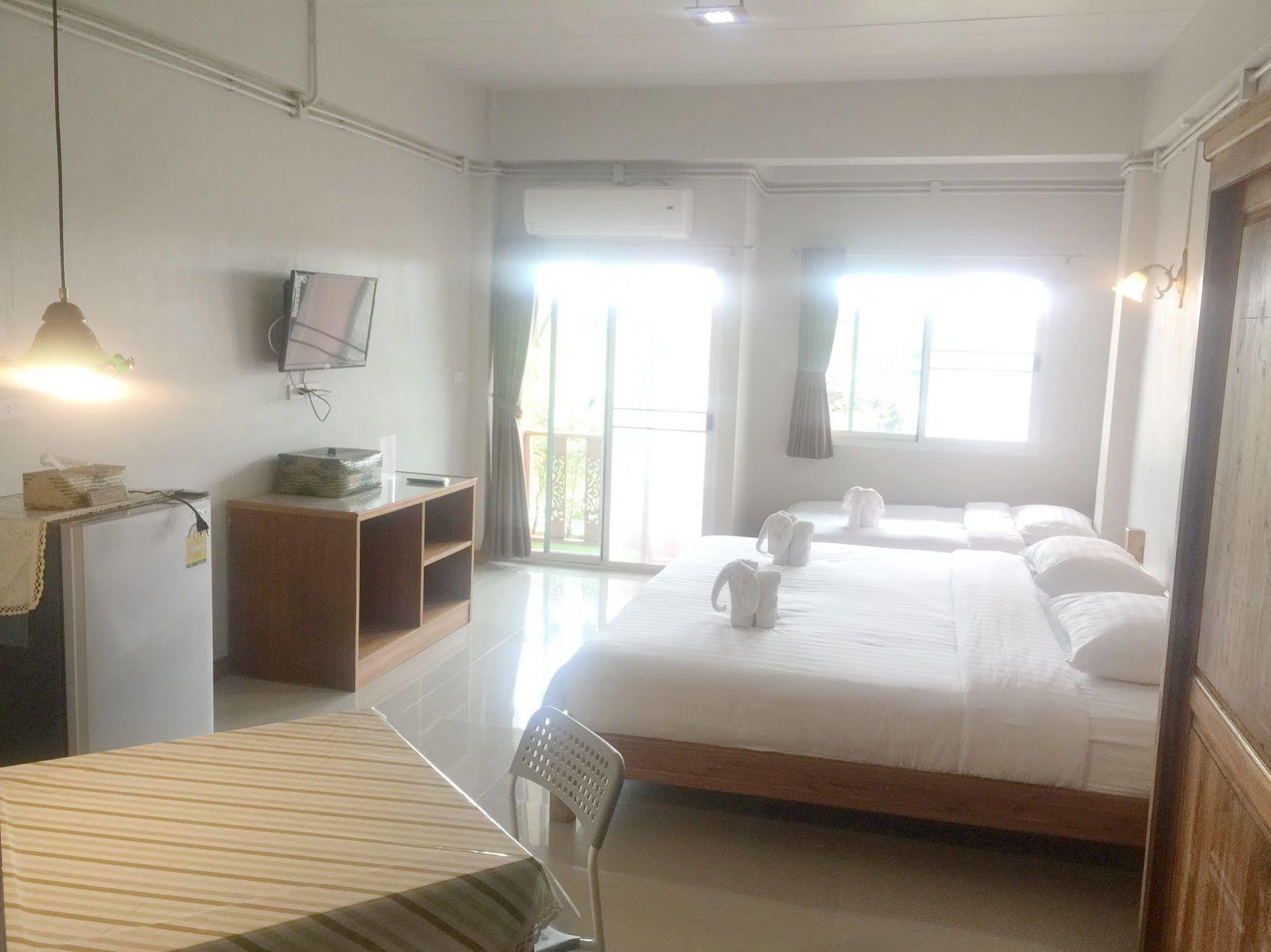 Baan Bangrak Residence Trang Exteriör bild