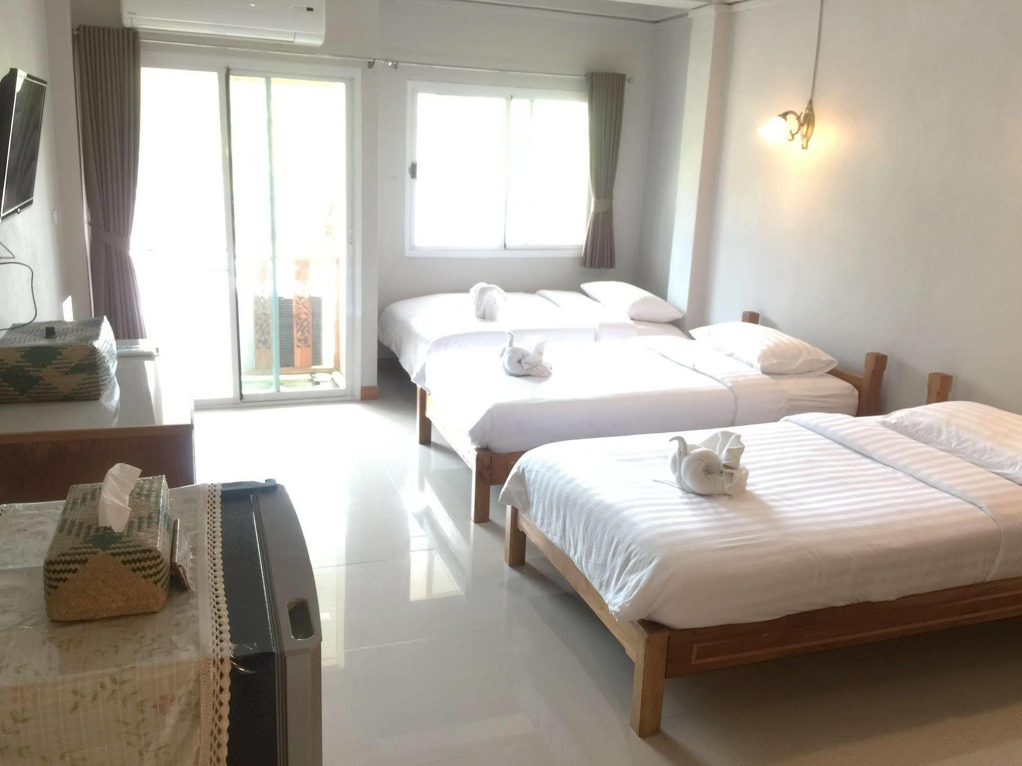 Baan Bangrak Residence Trang Exteriör bild